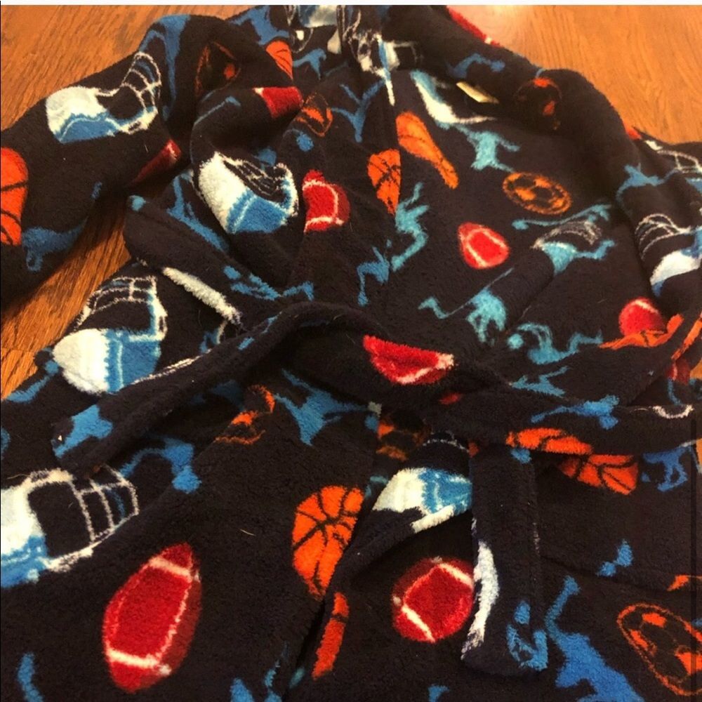 Boys’ Plush Robe - Picture 5 of 6